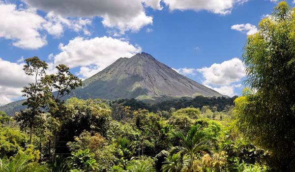 Arenal-vulcan-cover